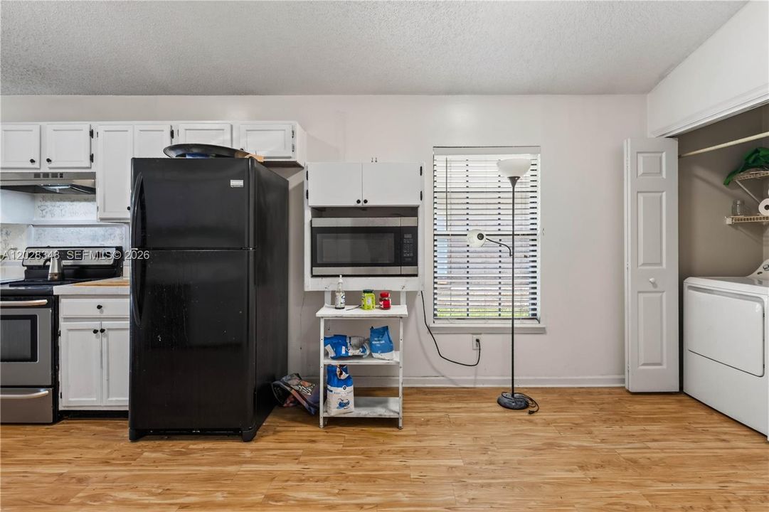 For Sale: $335,000 (4 beds, 2 baths, 1768 Square Feet)