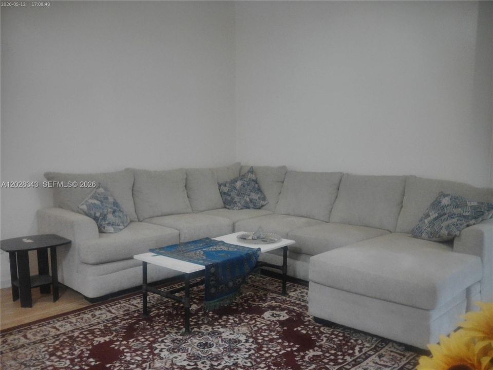 На продажу: $335,000 (4 спален, 2 ванн, 1768 Квадратных фут)