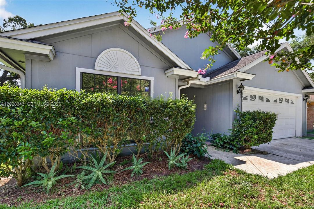 For Sale: $335,000 (4 beds, 2 baths, 1768 Square Feet)