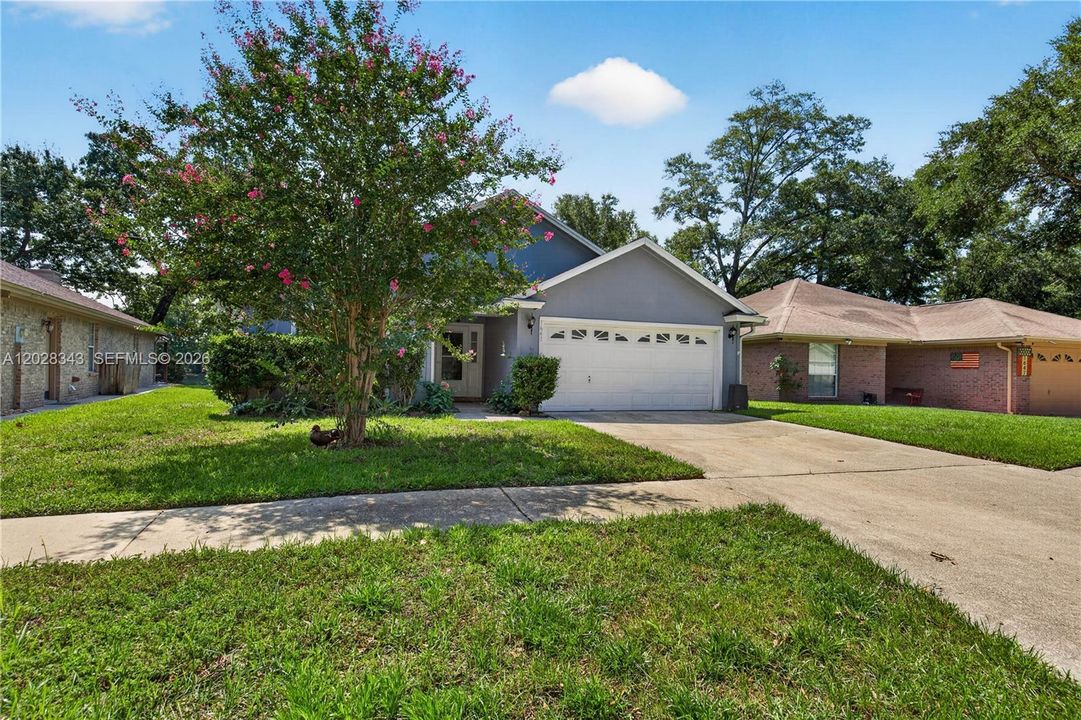 For Sale: $335,000 (4 beds, 2 baths, 1768 Square Feet)