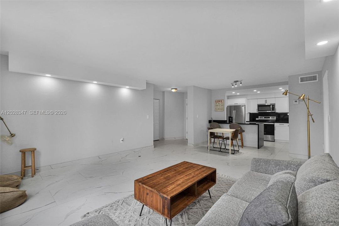 En Venta: $375,000 (1 camas, 1 baños, 850 Pies cuadrados)