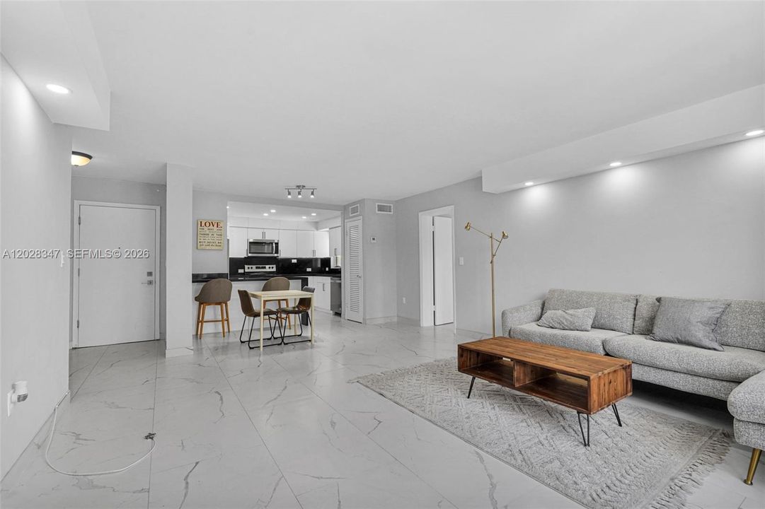 En Venta: $375,000 (1 camas, 1 baños, 850 Pies cuadrados)