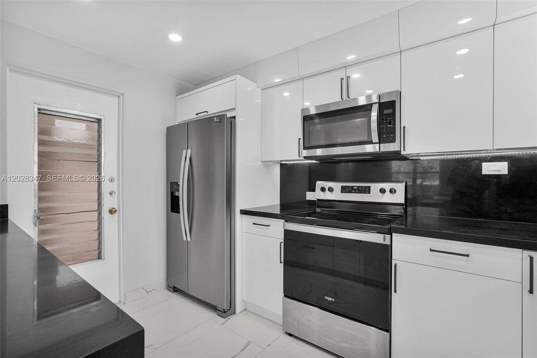 En Venta: $375,000 (1 camas, 1 baños, 850 Pies cuadrados)