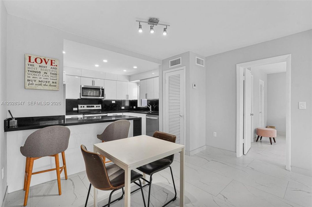 En Venta: $375,000 (1 camas, 1 baños, 850 Pies cuadrados)