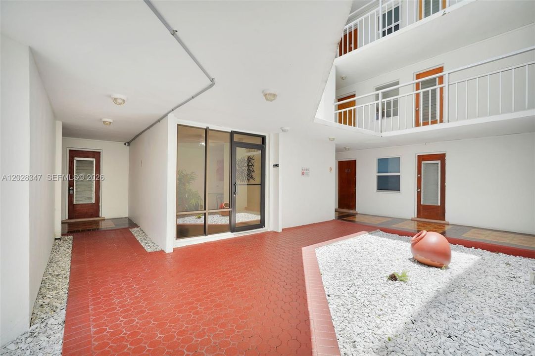 En Venta: $375,000 (1 camas, 1 baños, 850 Pies cuadrados)