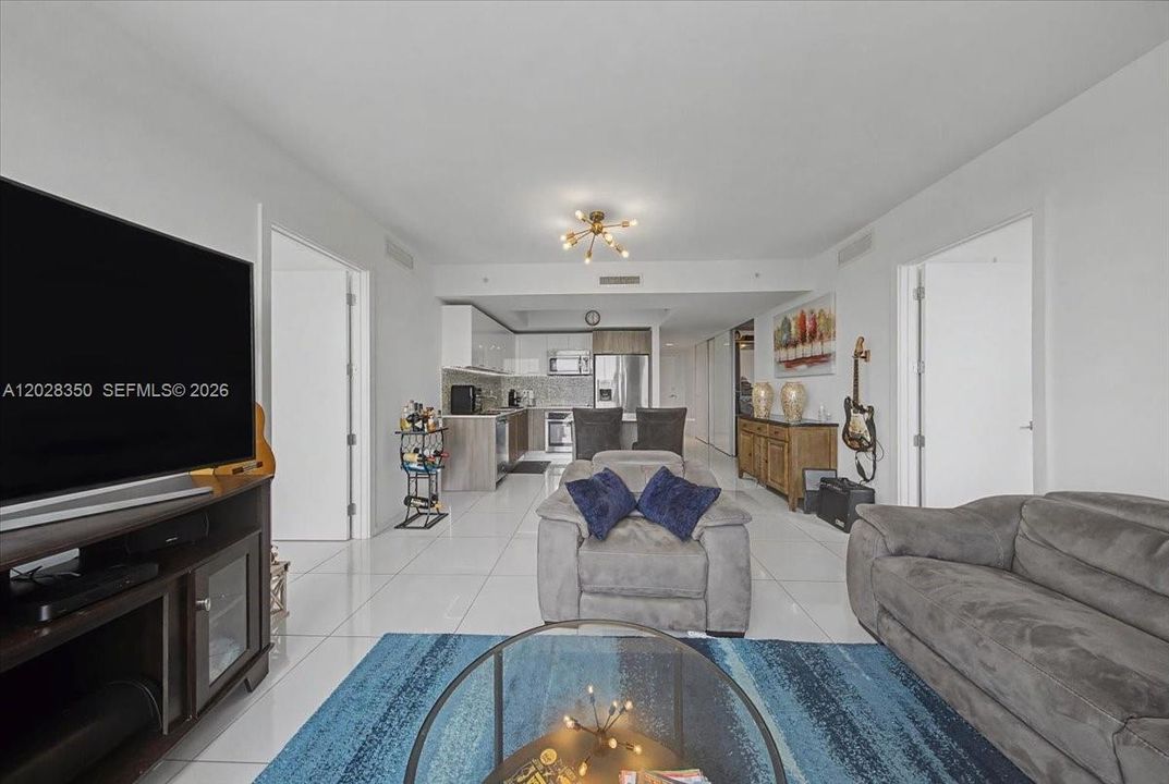 For Sale: $560,000 (3 beds, 2 baths, 1052 Square Feet)