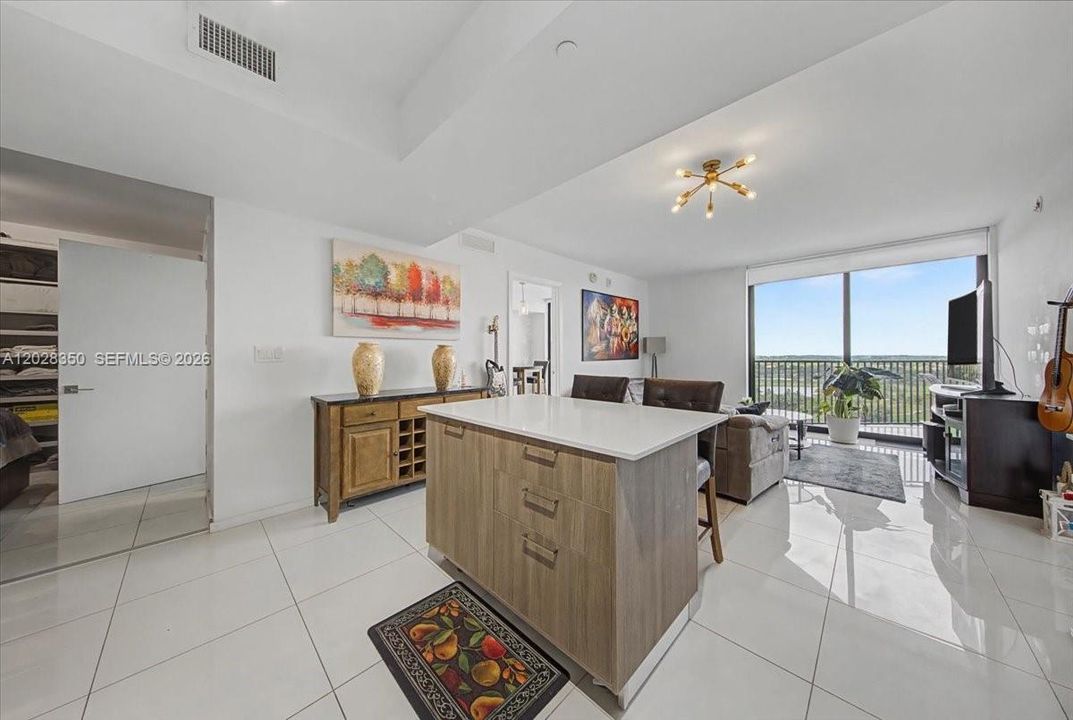 For Sale: $560,000 (3 beds, 2 baths, 1052 Square Feet)