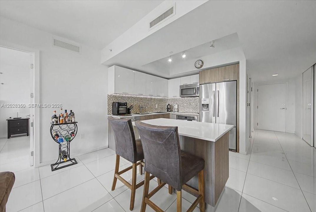 For Sale: $560,000 (3 beds, 2 baths, 1052 Square Feet)