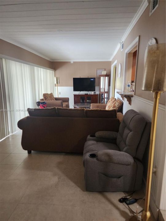 На продажу: $469,000 (2 спален, 2 ванн, 1716 Квадратных фут)