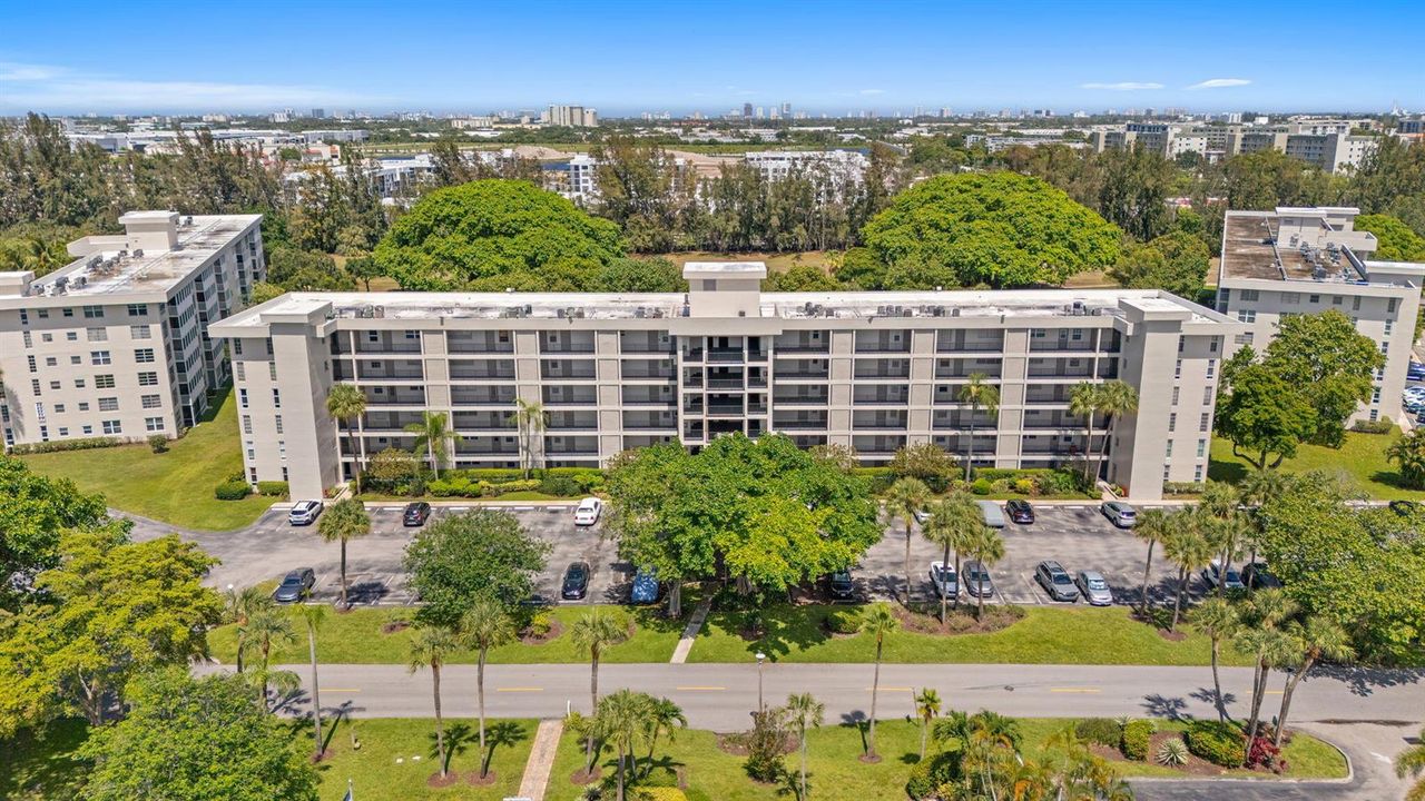 33-web-or-mls-2650 S Course Dr 308 Pompa