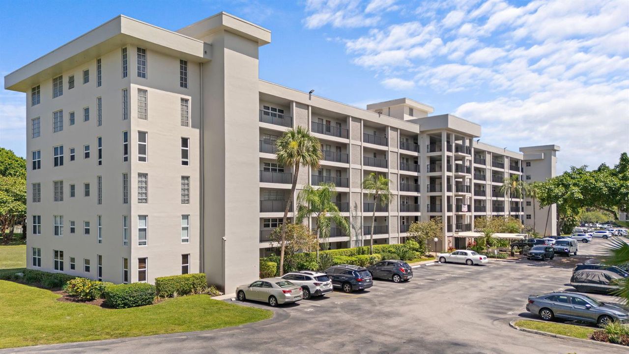 35-web-or-mls-2650 S Course Dr 308 Pompa
