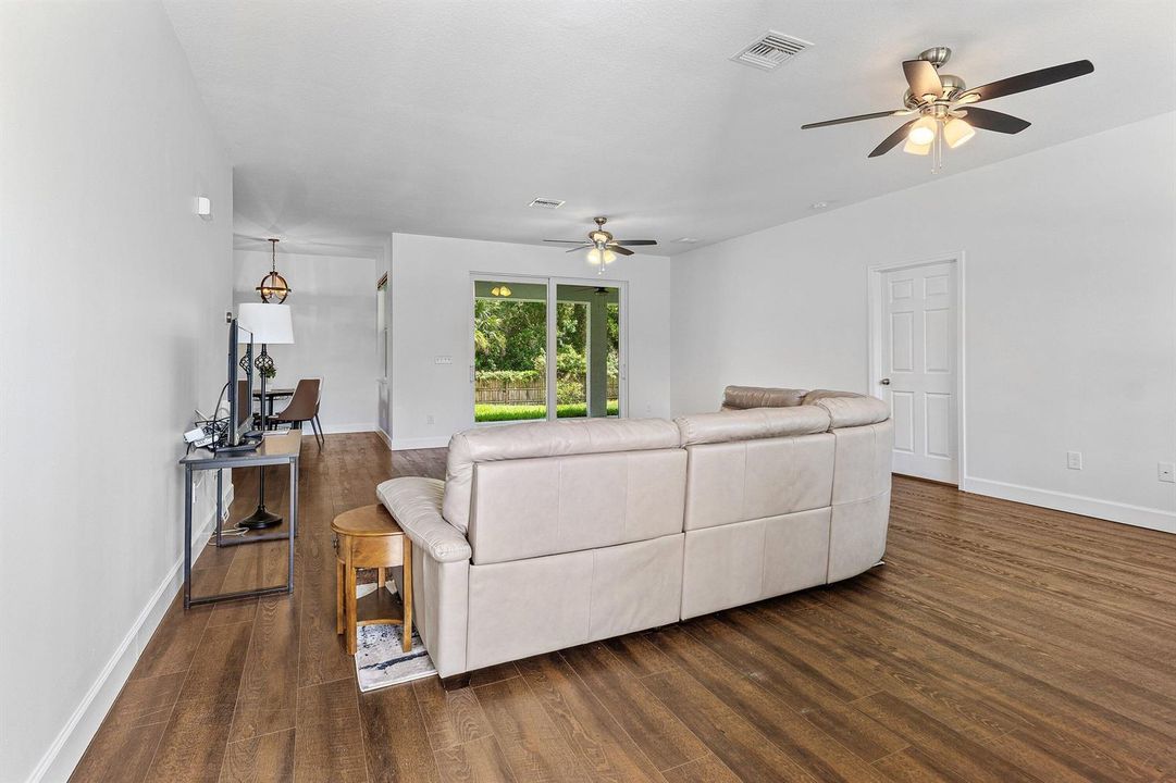 006-1214462ndLaneNorth-WestPalmBeach-FL-