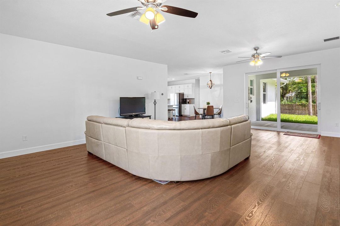 005-1214462ndLaneNorth-WestPalmBeach-FL-