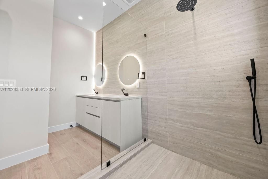 For Sale: $1,565,000 (4 beds, 3 baths, 2434 Square Feet)