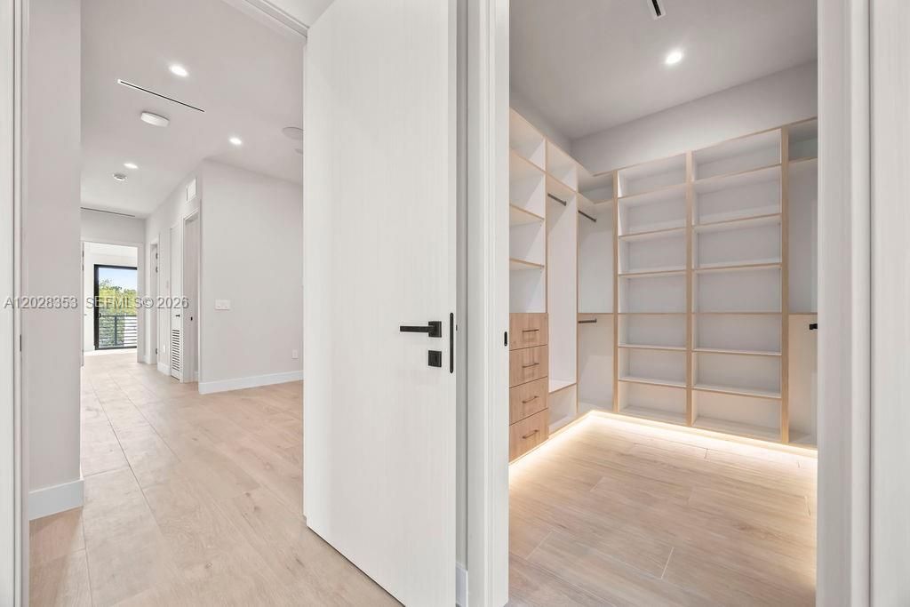 For Sale: $1,565,000 (4 beds, 3 baths, 2434 Square Feet)