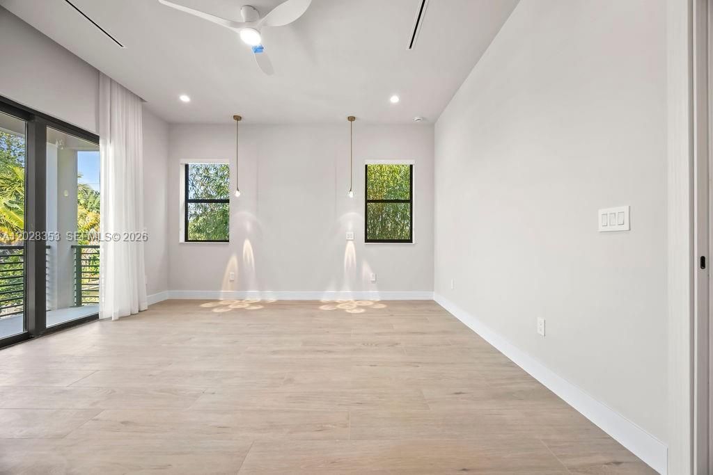 For Sale: $1,565,000 (4 beds, 3 baths, 2434 Square Feet)