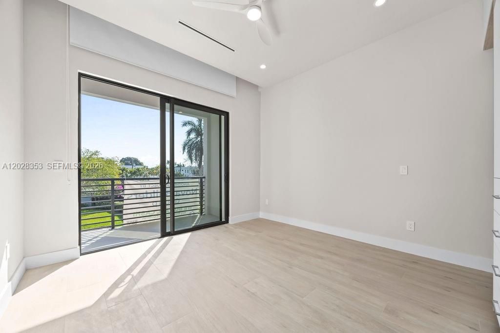 For Sale: $1,565,000 (4 beds, 3 baths, 2434 Square Feet)