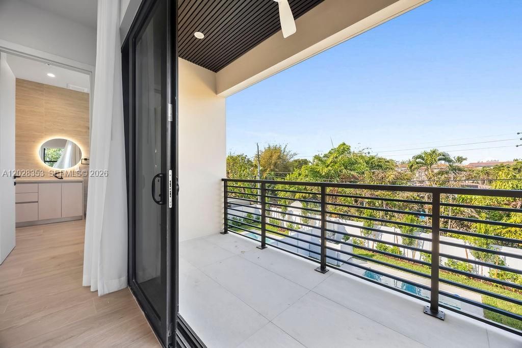 For Sale: $1,565,000 (4 beds, 3 baths, 2434 Square Feet)