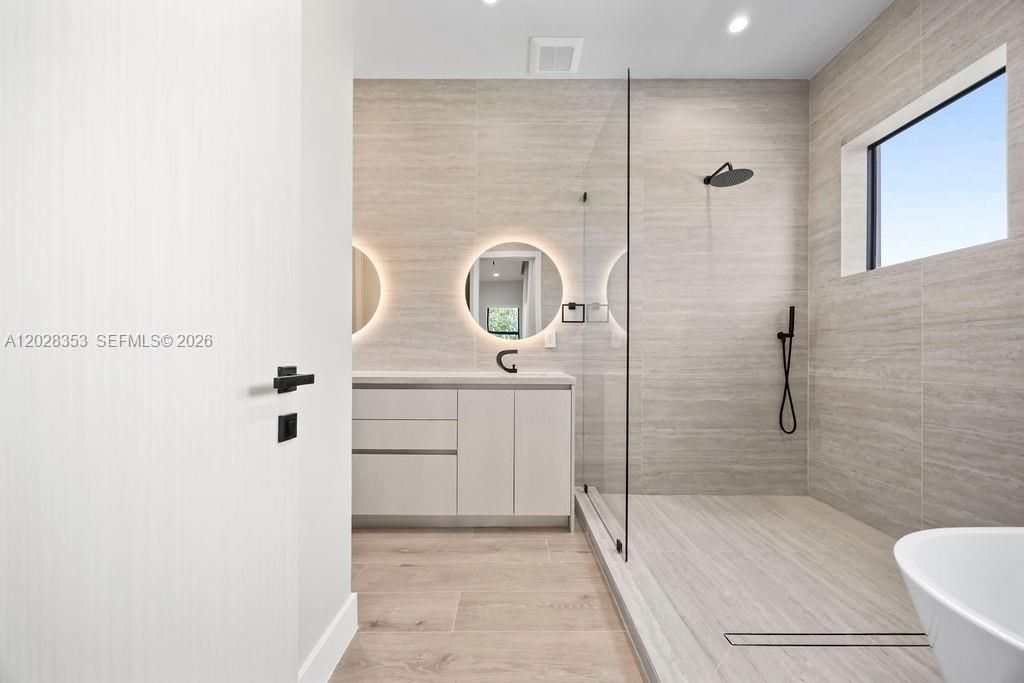 For Sale: $1,565,000 (4 beds, 3 baths, 2434 Square Feet)
