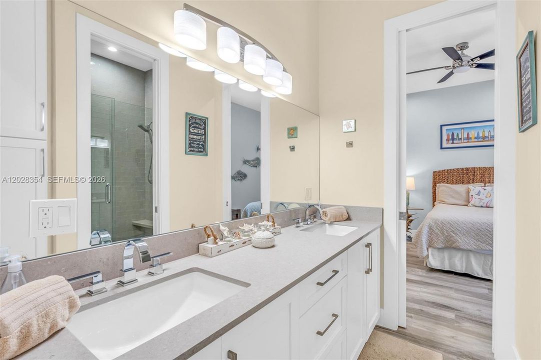 En Venta: $3,350,000 (4 camas, 3 baños, 3182 Pies cuadrados)