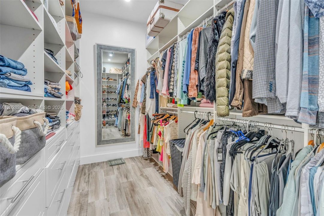En Venta: $3,350,000 (4 camas, 3 baños, 3182 Pies cuadrados)