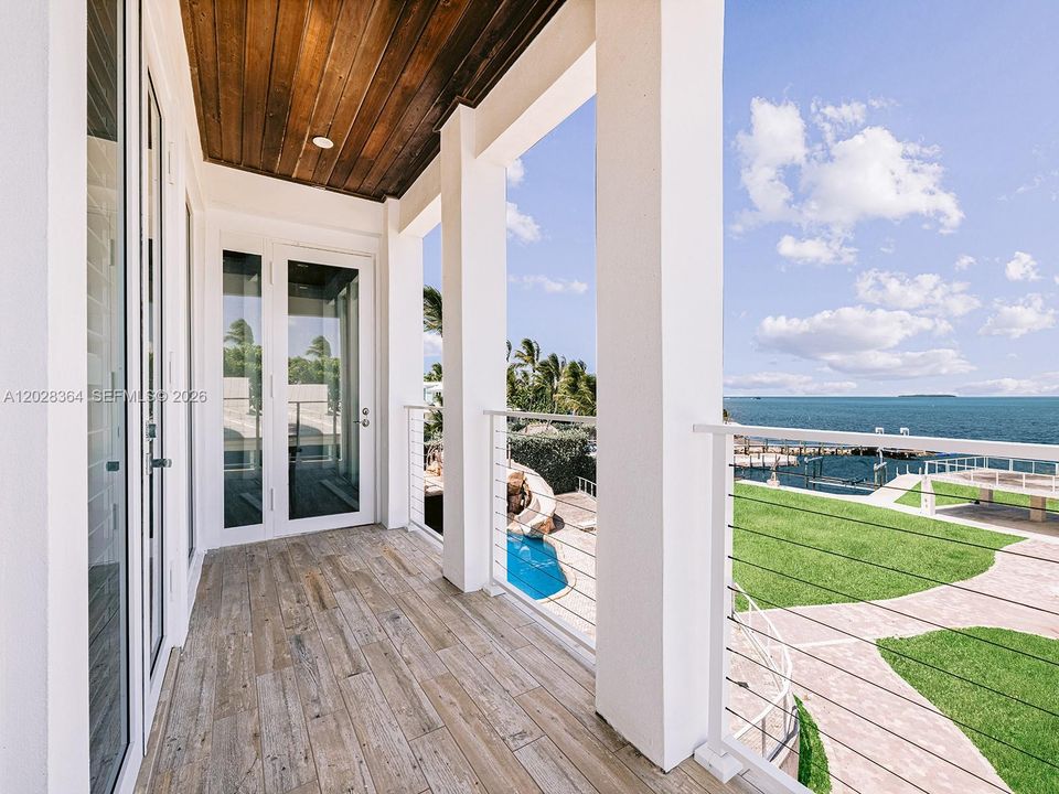 На продажу: $14,999,000 (8 спален, 7 ванн, 6500 Квадратных фут)