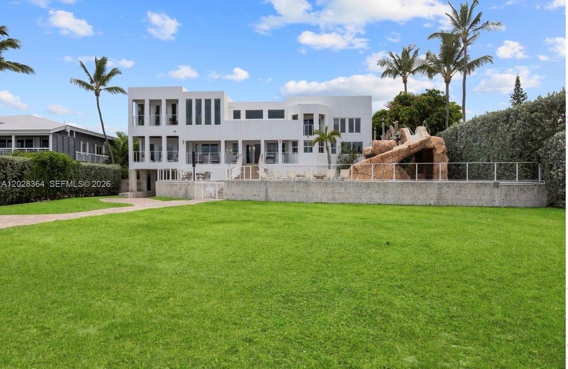 На продажу: $14,999,000 (8 спален, 7 ванн, 6500 Квадратных фут)