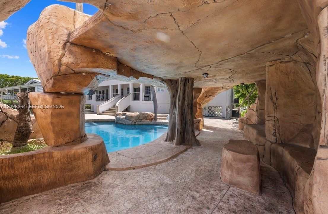 На продажу: $14,999,000 (8 спален, 7 ванн, 6500 Квадратных фут)