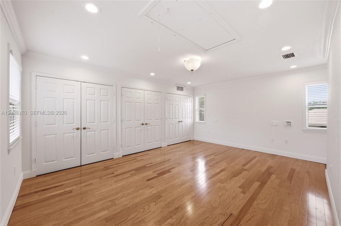 En Venta: $1,525,000 (6 camas, 5 baños, 3864 Pies cuadrados)