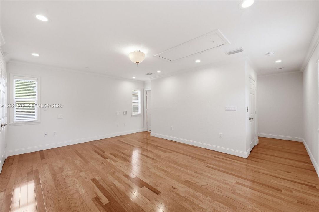 En Venta: $1,525,000 (6 camas, 5 baños, 3864 Pies cuadrados)
