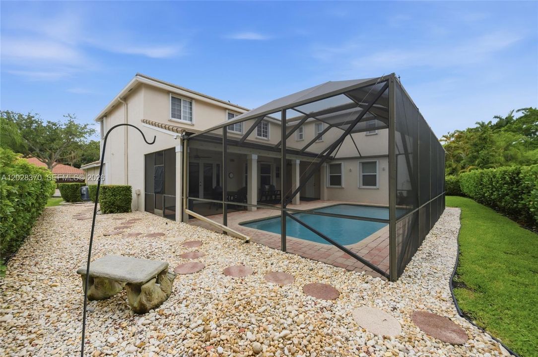 En Venta: $1,525,000 (6 camas, 5 baños, 3864 Pies cuadrados)