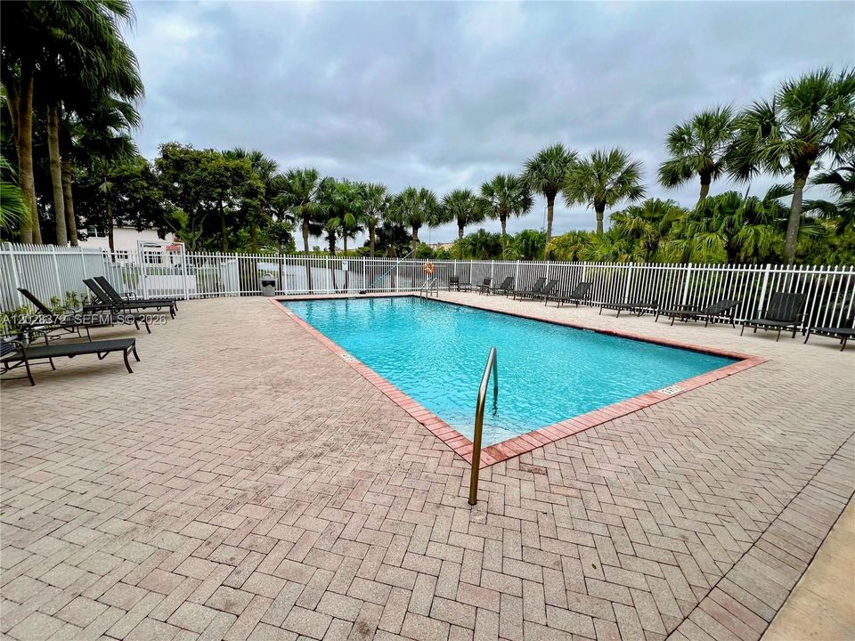 For Sale: $498,000 (3 beds, 2 baths, 1634 Square Feet)
