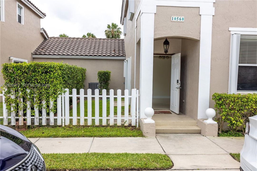 For Sale: $498,000 (3 beds, 2 baths, 1634 Square Feet)