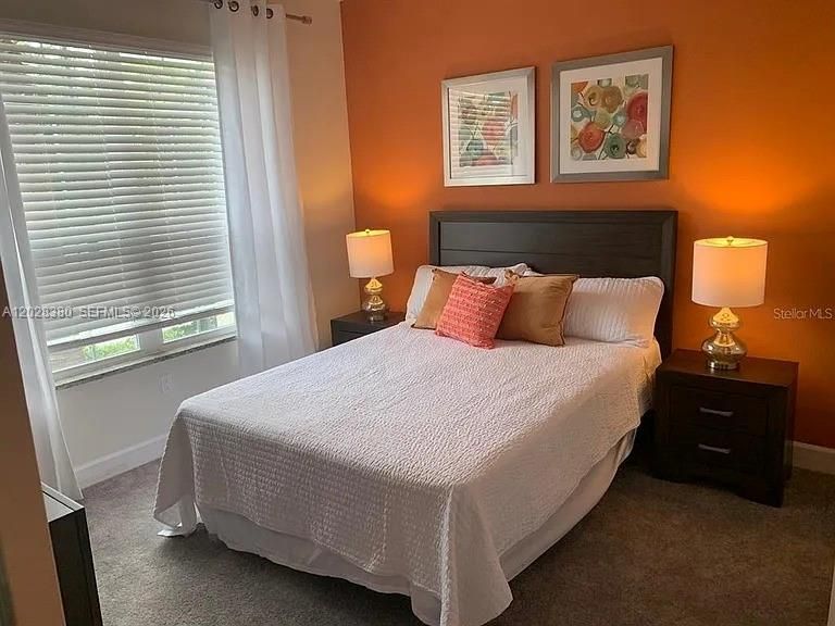 Activo con contrato: $296,000 (3 camas, 2 baños, 1501 Pies cuadrados)