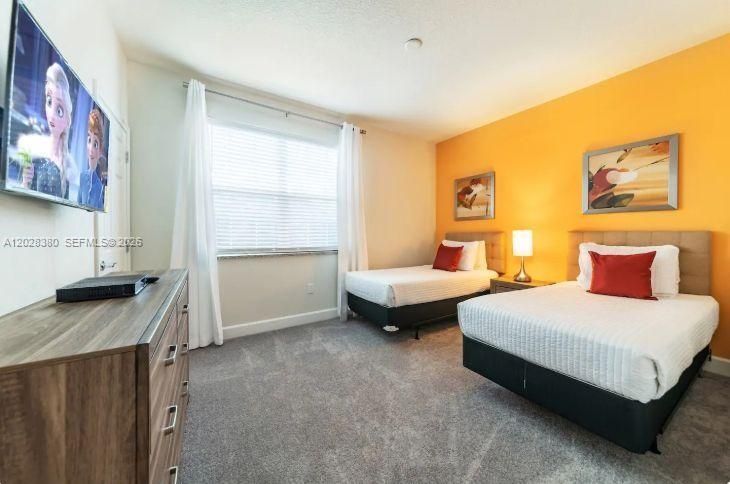 Activo con contrato: $296,000 (3 camas, 2 baños, 1501 Pies cuadrados)