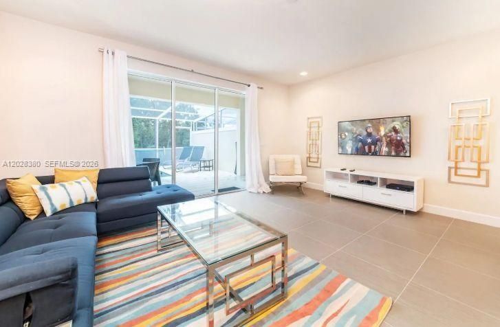 Activo con contrato: $296,000 (3 camas, 2 baños, 1501 Pies cuadrados)