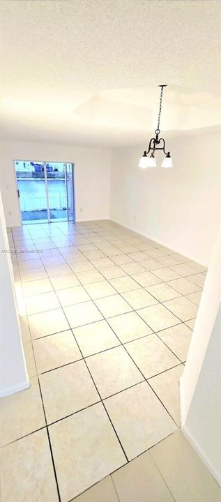 Activo con contrato: $2,500 (3 camas, 2 baños, 1150 Pies cuadrados)
