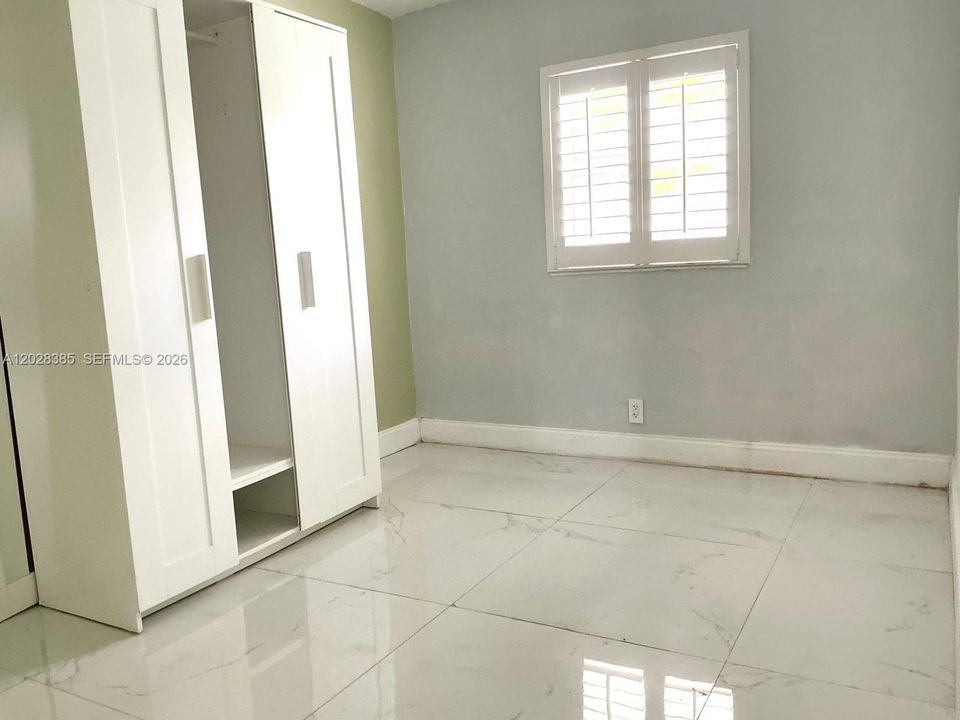 На продажу: $399,000 (2 спален, 1 ванн, 700 Квадратных фут)