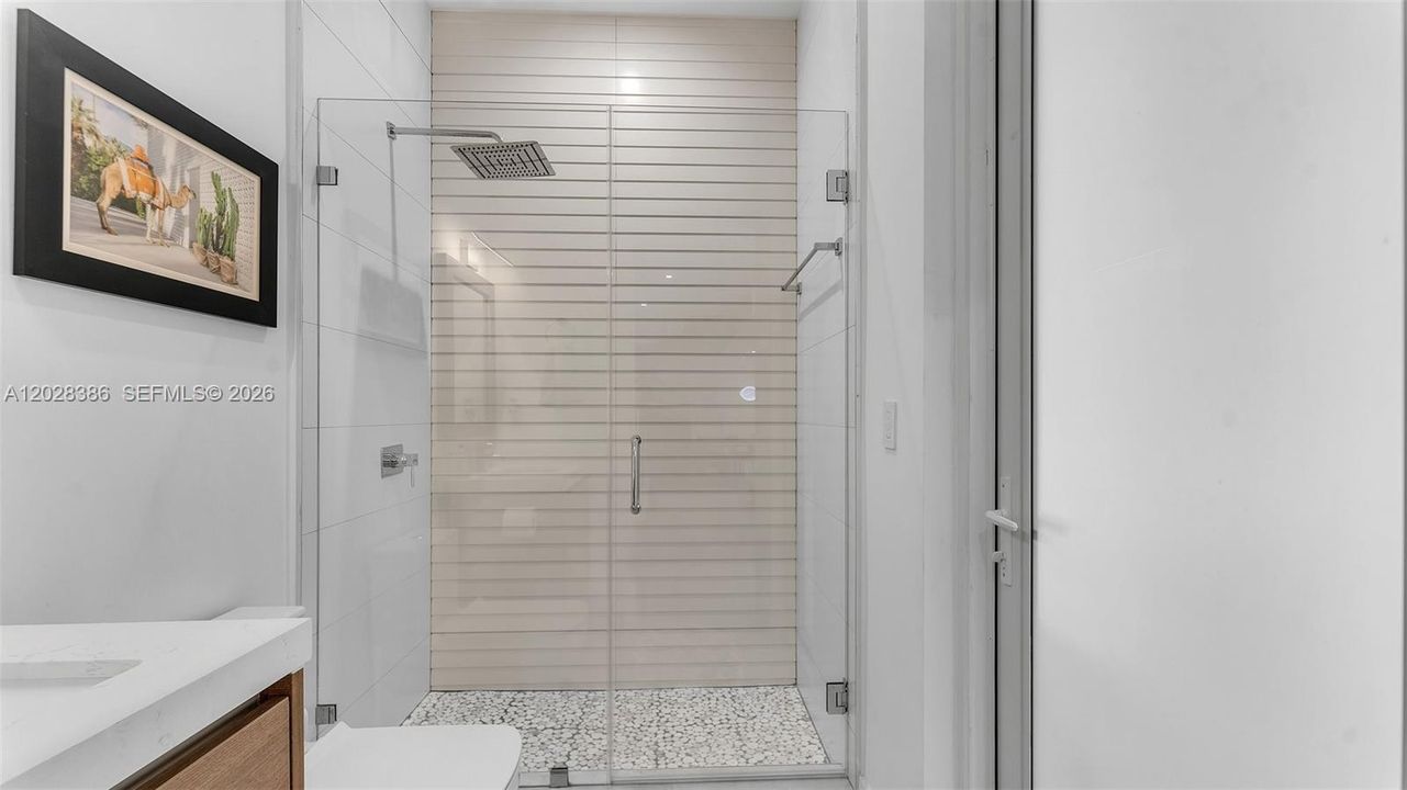 Activo con contrato: $12,000 (4 camas, 4 baños, 2662 Pies cuadrados)
