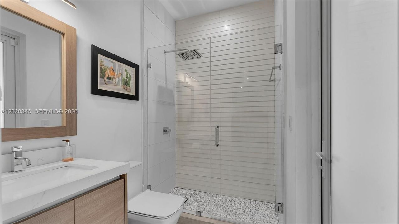 Activo con contrato: $12,000 (4 camas, 4 baños, 2662 Pies cuadrados)
