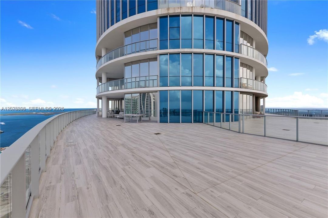 For Sale: $4,995,000 (4 beds, 4 baths, 3867 Square Feet)