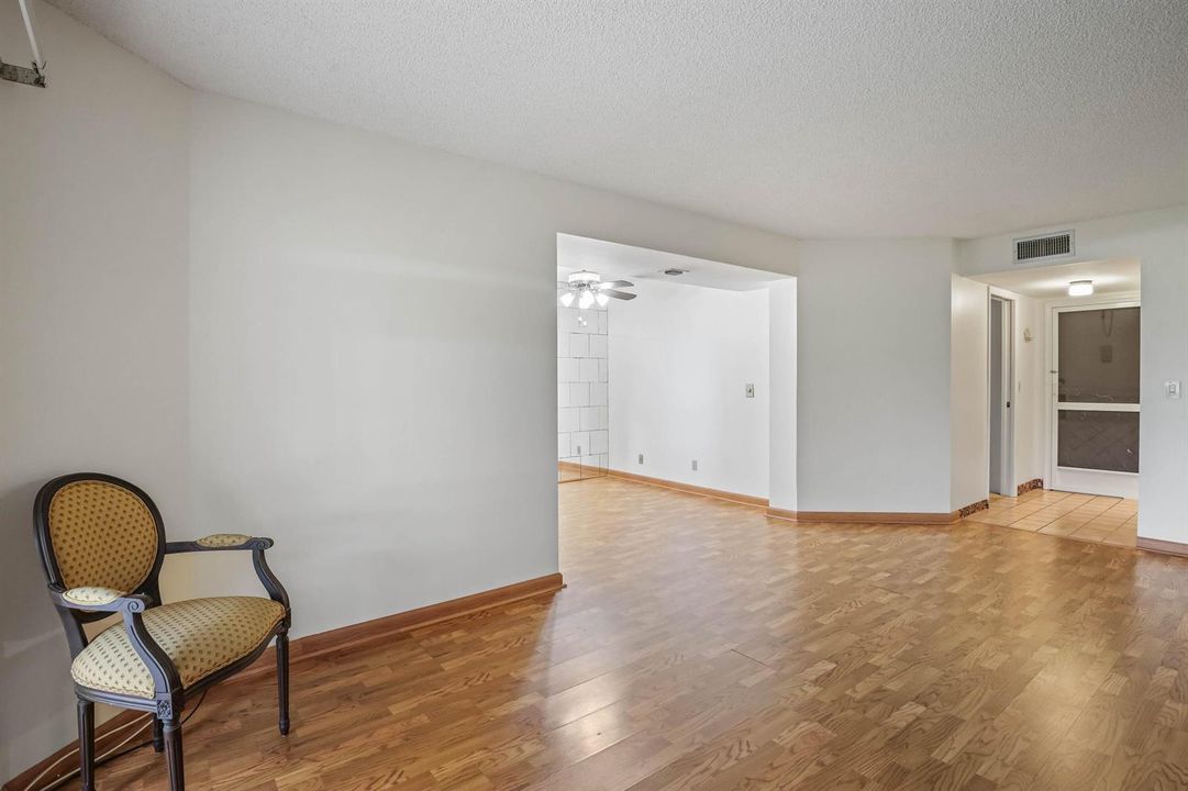 LIVING RM