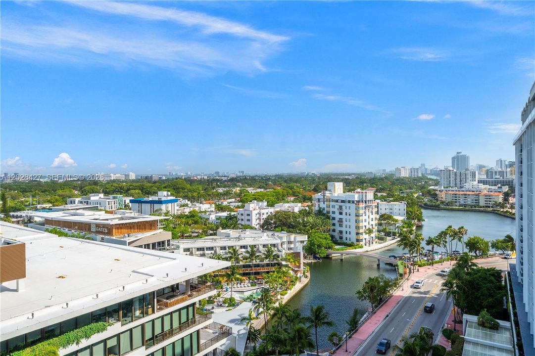 En Venta: $3,990,000 (3 camas, 3 baños, 2480 Pies cuadrados)