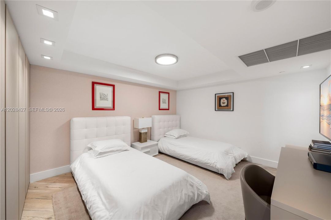 En Venta: $3,990,000 (3 camas, 3 baños, 2480 Pies cuadrados)
