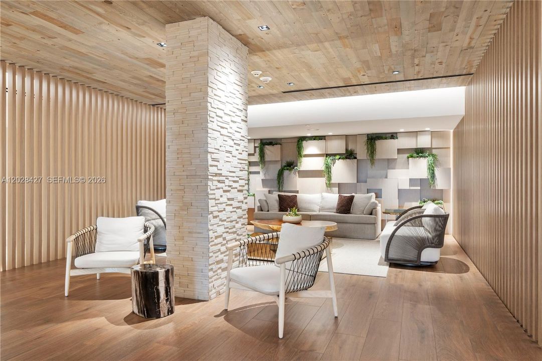 En Venta: $3,990,000 (3 camas, 3 baños, 2480 Pies cuadrados)