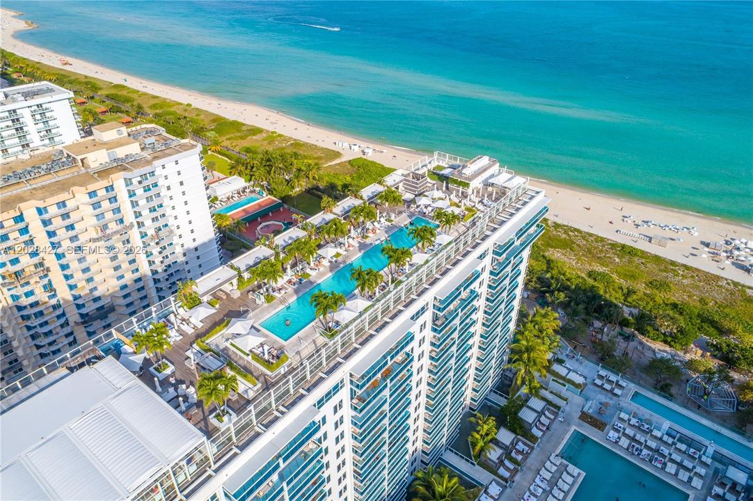 En Venta: $3,990,000 (3 camas, 3 baños, 2480 Pies cuadrados)