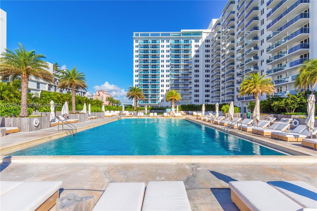 En Venta: $3,990,000 (3 camas, 3 baños, 2480 Pies cuadrados)