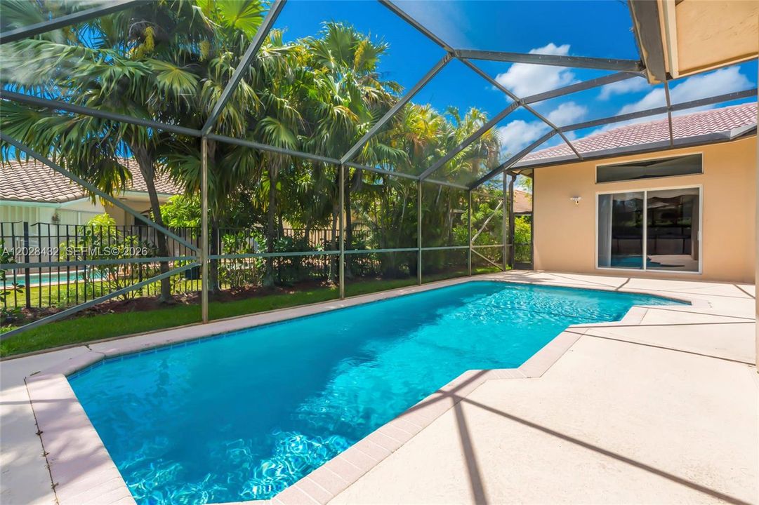 For Sale: $1,100,000 (5 beds, 3 baths, 2879 Square Feet)