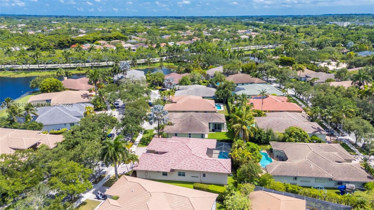 For Sale: $1,100,000 (5 beds, 3 baths, 2879 Square Feet)