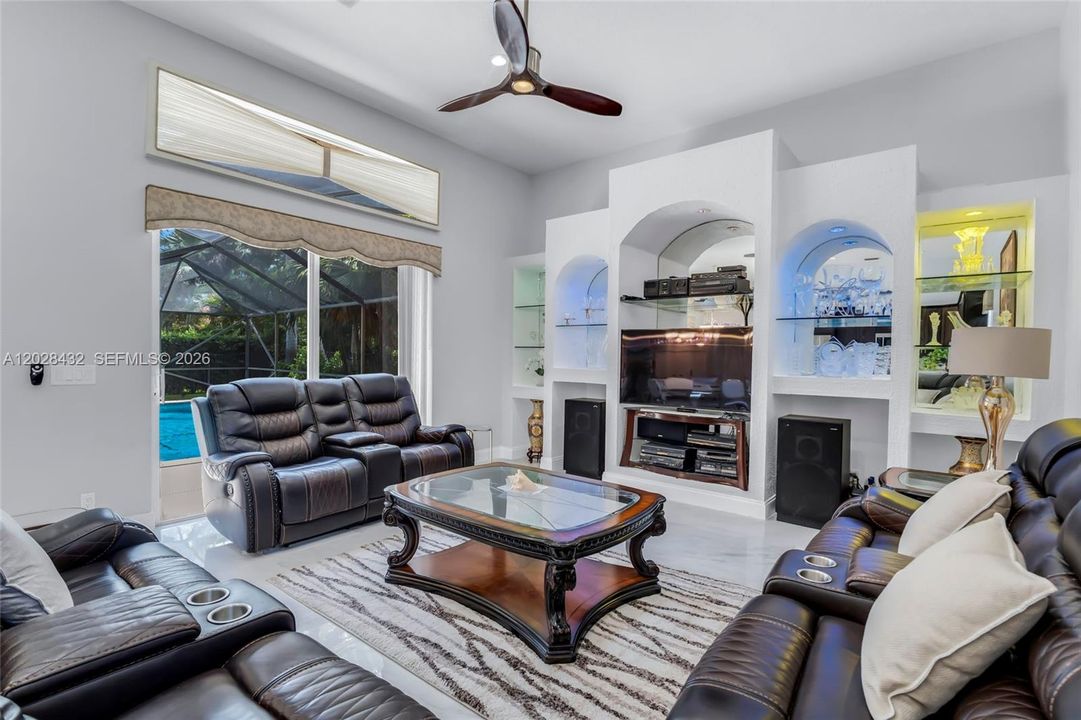 For Sale: $1,100,000 (5 beds, 3 baths, 2879 Square Feet)
